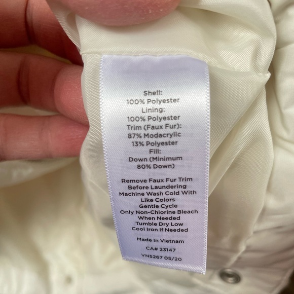 TALBOTS Cream puffer vest with tan faux fur collar size XS. - Picture 7 of 7